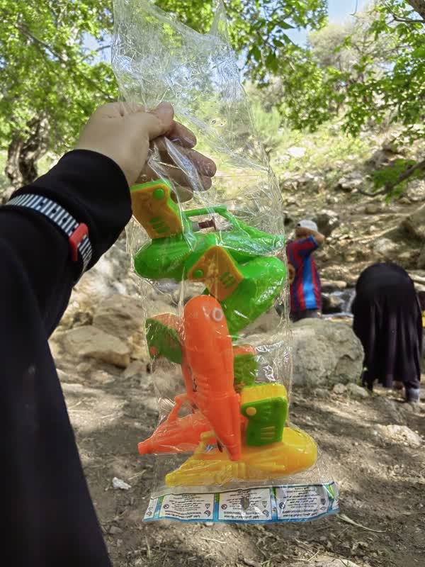 گروه خانوادگی شهید طهرانی مقدم – تفنگ آب پاش